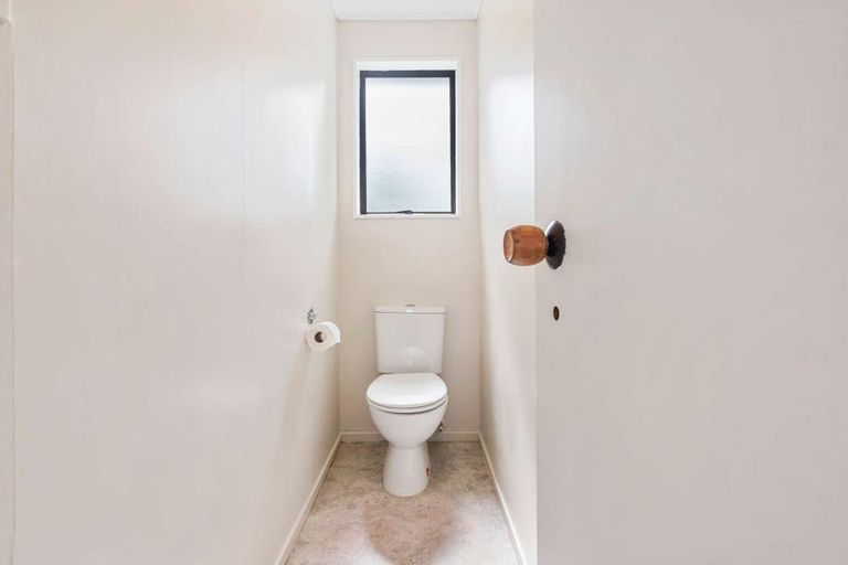 Photo of property in 2/26 Karepo Crescent, Ranui, Auckland, 0612