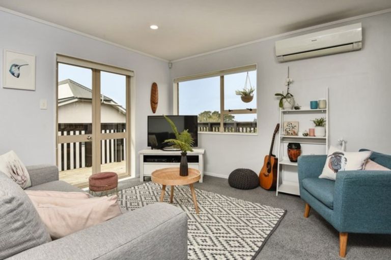 Photo of property in 253b Royal Road, Massey, Auckland, 0614