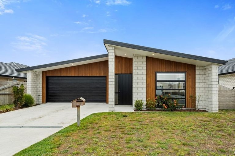 Photo of property in 14 Dunkeld Drive, Papamoa, 3118