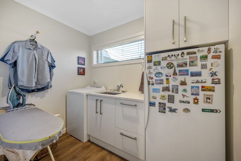 Photo of property in 1 Willow Drive, Taradale, Napier, 4112