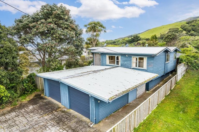 Photo of property in 9 Toenga Road, Pukerua Bay, 5026