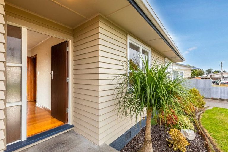 Photo of property in 24 Merton Crescent, Pirimai, Napier, 4112