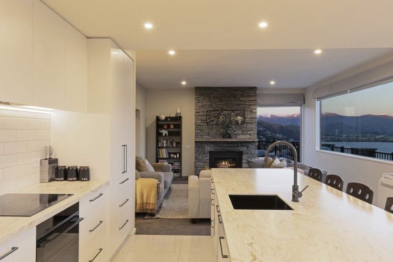Photo of property in 75 Hensman Road, Queenstown, 9300