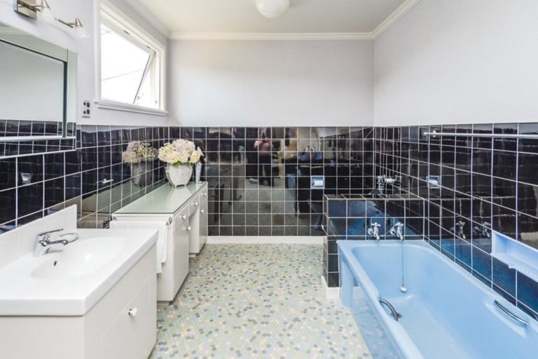 Photo of property in 108 Great North Road, Saint Johns Hill, Whanganui, 4500