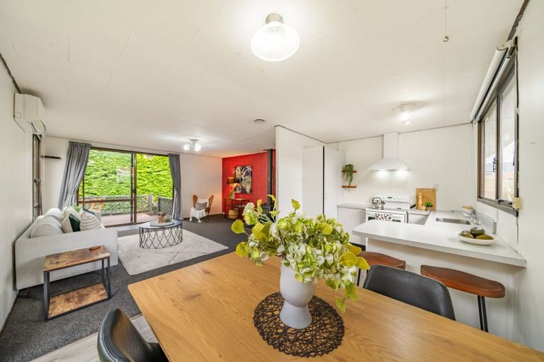 Photo of property in 33 Hartford Crescent, Totara Park, Upper Hutt, 5018
