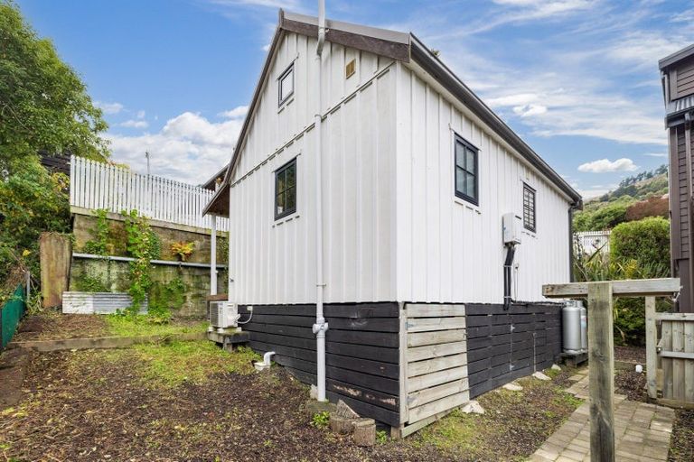 Photo of property in 69 Oxford Street, Lyttelton, 8082