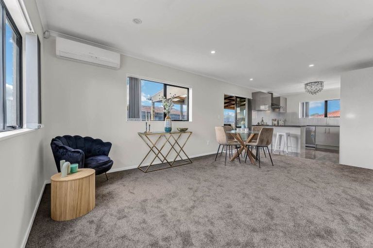 Photo of property in 12 Ranfurly Road, Papatoetoe, Auckland, 2104