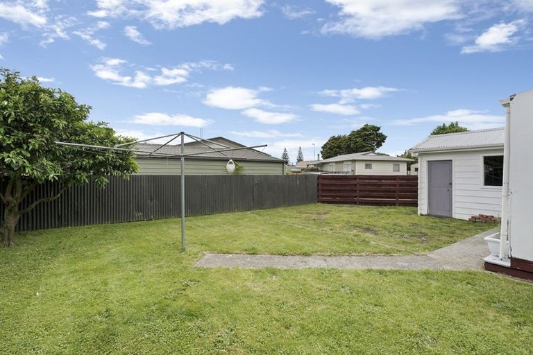 Photo of property in 22 Mako Mako Road, Levin, 5510