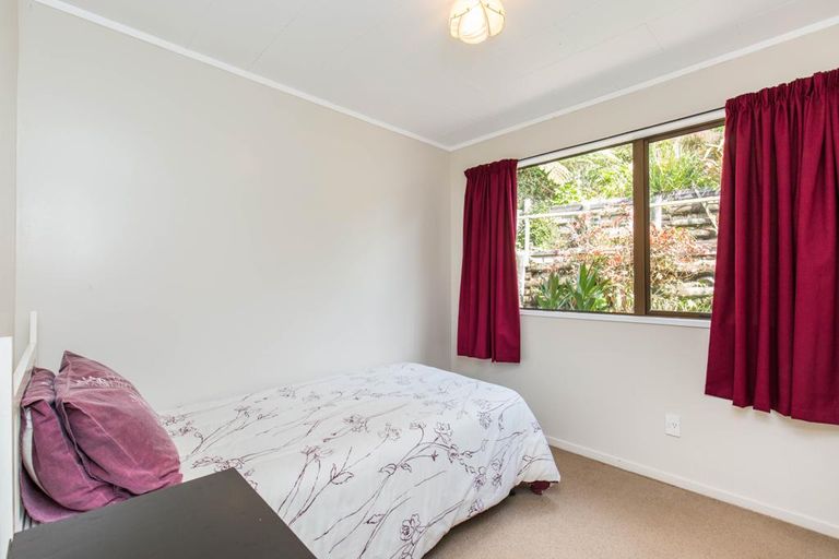 Photo of property in 221 Woodlands Park Road, Titirangi, Auckland, 0604
