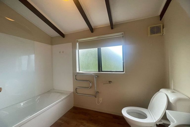 Photo of property in 1/106 Waimumu Road, Massey, Auckland, 0614