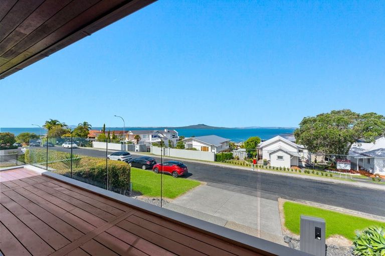 Photo of property in 11 Katui Street, Castor Bay, Auckland, 0620