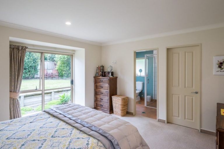 Photo of property in 10 Compass Court, Paraparaumu, 5032