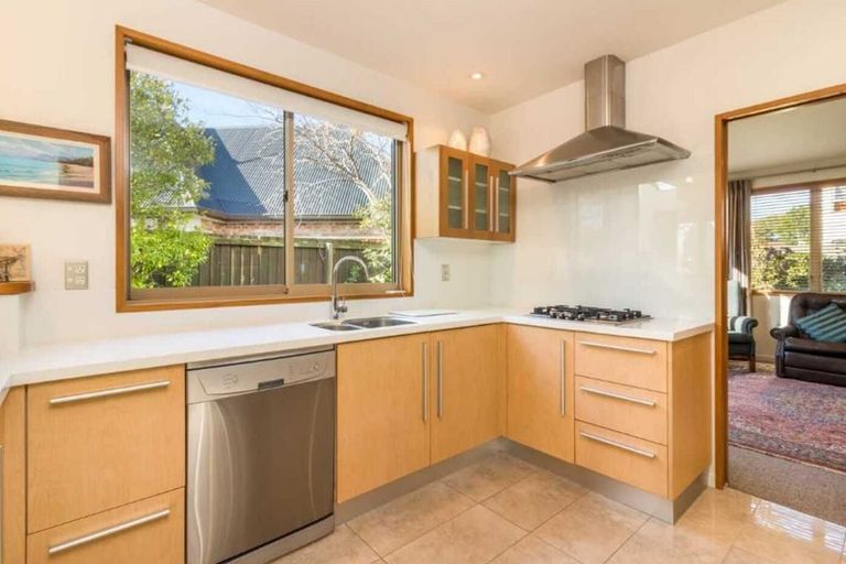 Photo of property in 49 Weka Street, Fendalton, Christchurch, 8041