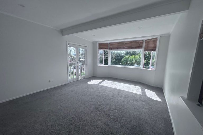 Photo of property in 45 Kingdale Road, Henderson, Auckland, 0610