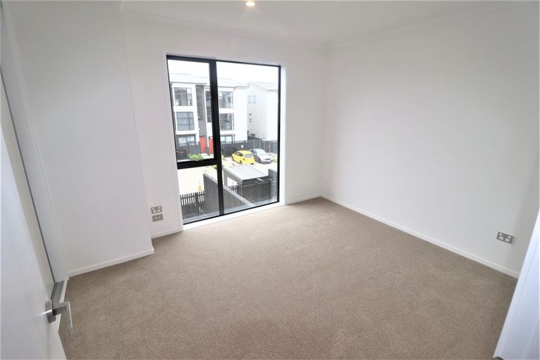 Photo of property in 34 Hobsonville Point Road, Hobsonville, Auckland, 0616