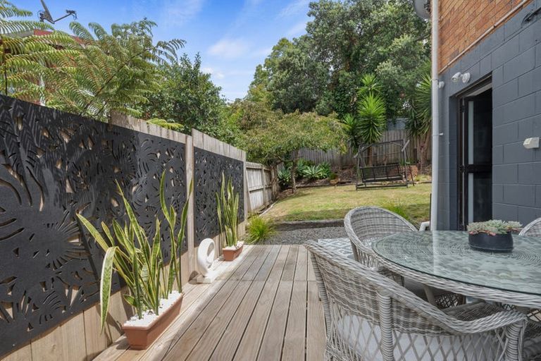 Photo of property in 2/57 Nigel Road, Browns Bay, Auckland, 0630