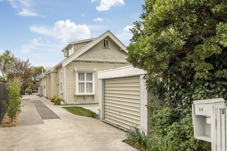 Photo of property in 39 Wiggins Street, Sumner, Christchurch, 8081