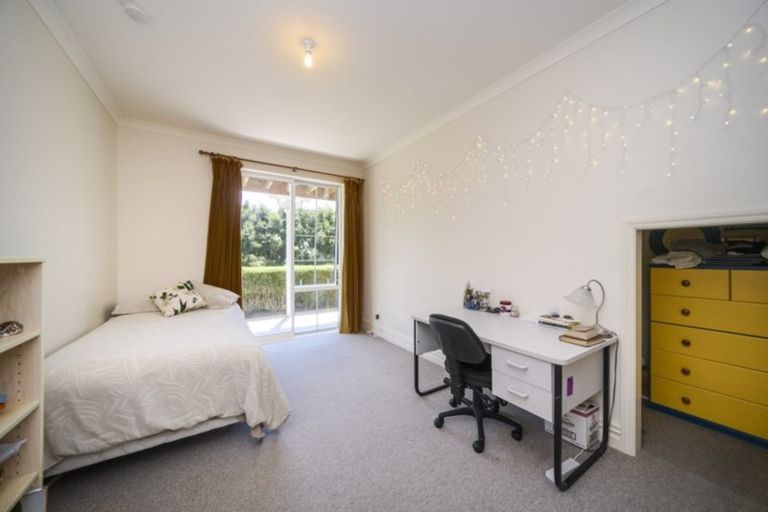Photo of property in 114 Polson Hill Drive, Aokautere, Palmerston North, 4471