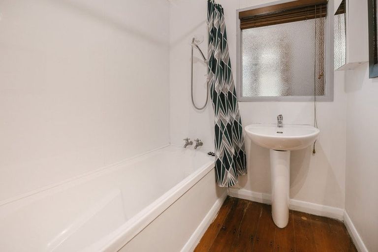 Photo of property in 20 South Street, West End, Palmerston North, 4410