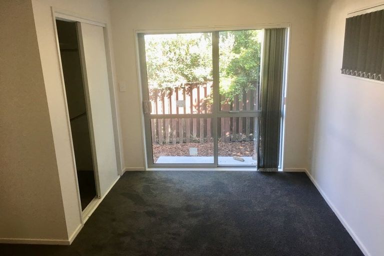 Photo of property in 25 Whiteacres Drive, Sunnyhills, Auckland, 2010