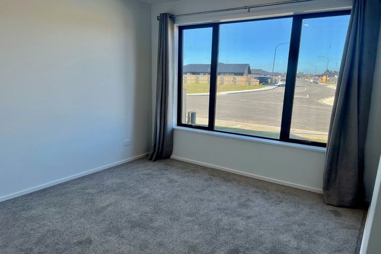 Photo of property in 21 Herridge Street, Woodend, 7691