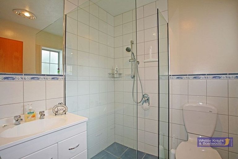 Photo of property in 5 Cherrywood Place, Redwood, Christchurch, 8051