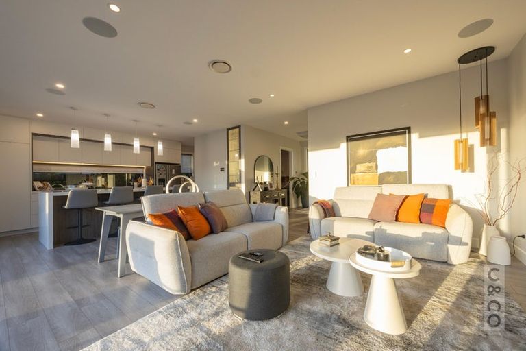 Photo of property in 21 Vogwill Road, Kumeu, 0810