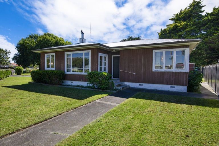 Photo of property in 28 Bright Crescent, Maraenui, Napier, 4110