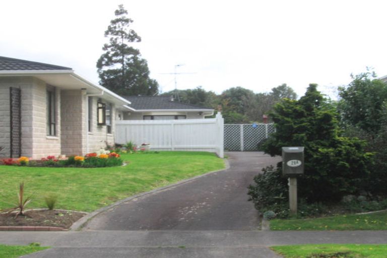 Photo of property in 1/29 Rosebank Grove, Waikanae, 5036