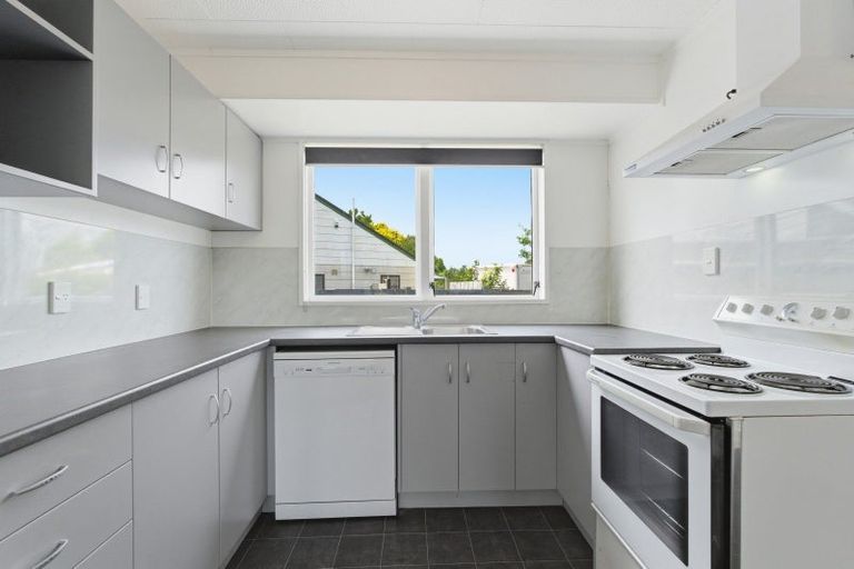 Photo of property in 52 Acacia Street, Kelvin Grove, Palmerston North, 4414