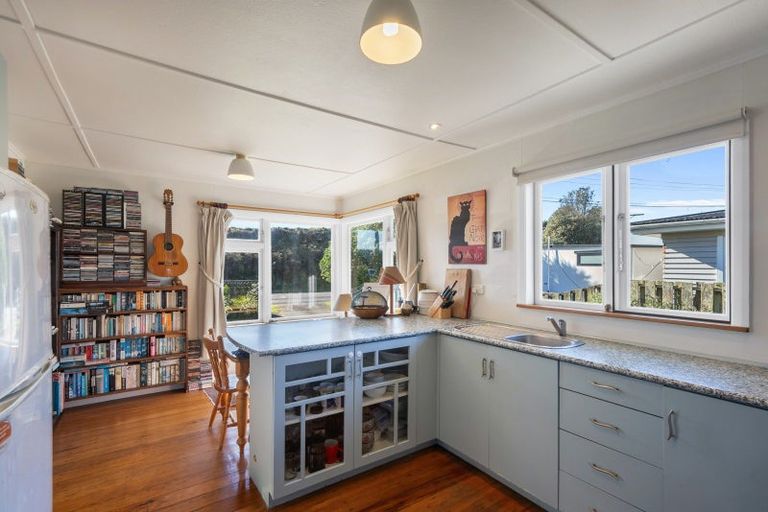 Photo of property in 555 Waitarere Beach Road, Waitarere Beach, Levin, 5510