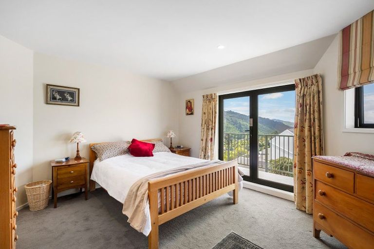 Photo of property in 30 Grove Road, Kelburn, Wellington, 6012