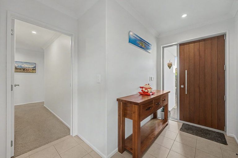 Photo of property in 12 Oakdene Place, Halswell, Christchurch, 8025