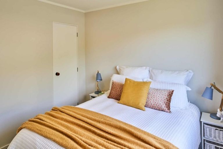 Photo of property in 4a Glenbrook Grove, Naenae, Lower Hutt, 5011