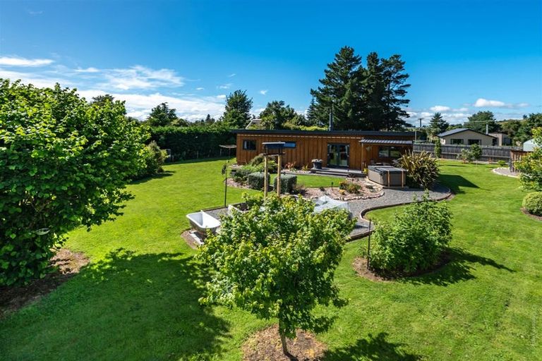 Photo of property in 5 Cross Street, Coalgate, 7673