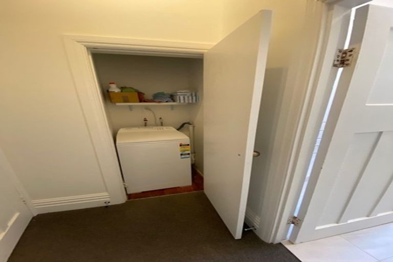 Photo of property in 20 Scarborough Terrace, Mount Victoria, Wellington, 6011