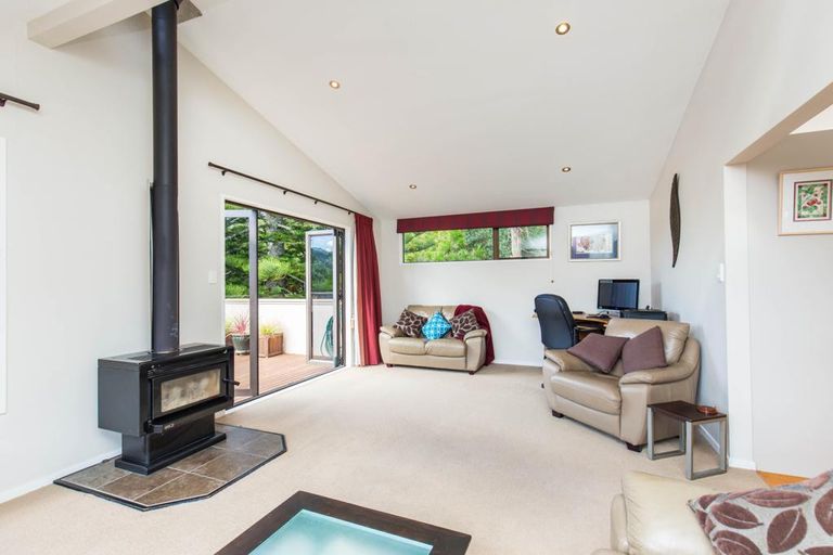 Photo of property in 221 Woodlands Park Road, Titirangi, Auckland, 0604