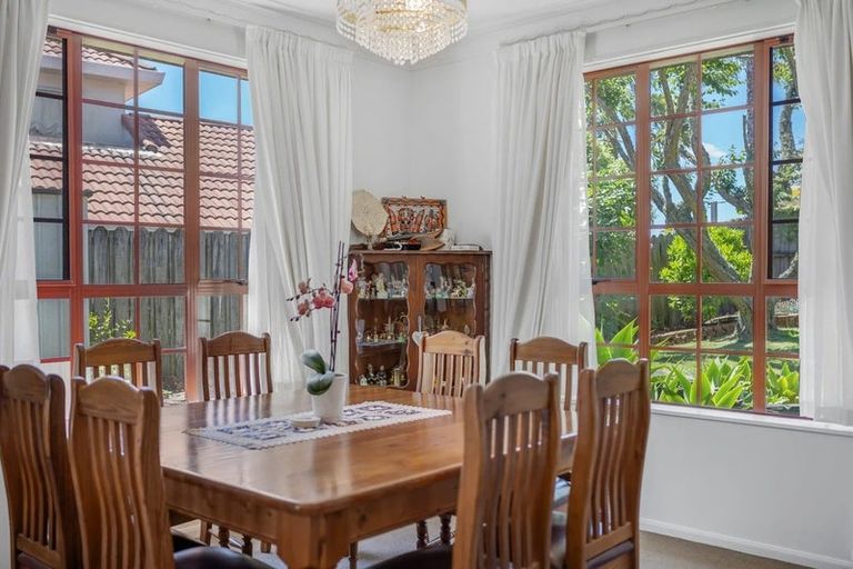 Photo of property in 16 Bronte Place, Somerville, Auckland, 2014