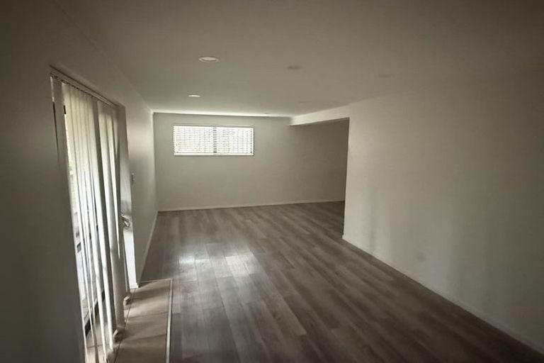 Photo of property in 19 Crosby Road, West Harbour, Auckland, 0618