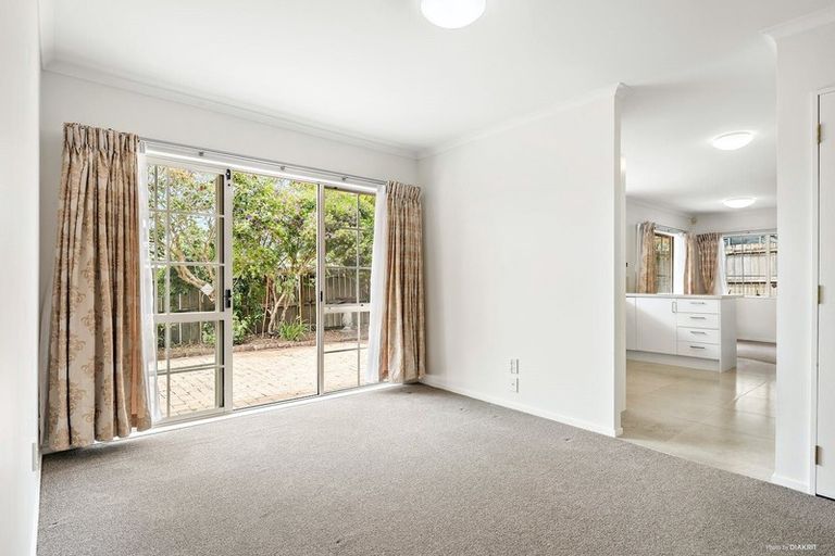 Photo of property in 11 Stanford Street, Albany, Auckland, 0632
