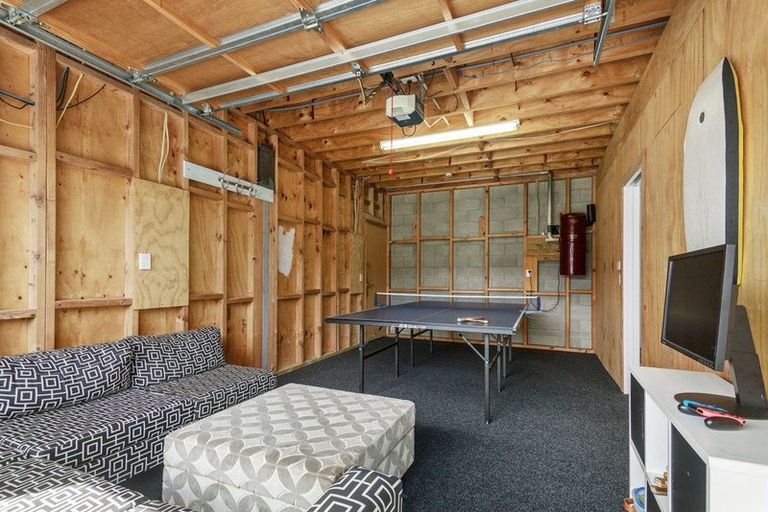 Photo of property in 32a Tawa Terrace, Tawa, Wellington, 5028