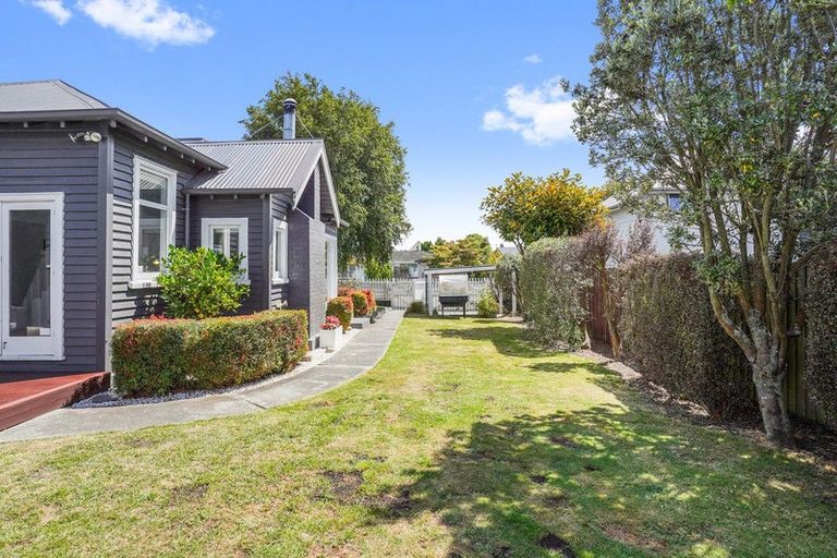 Photo of property in 1/1004 Colombo Street, St Albans, Christchurch, 8014