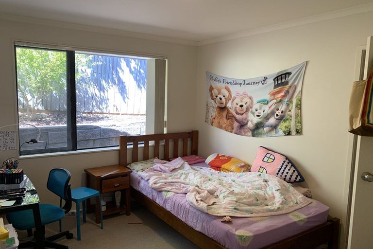 Photo of property in 10 Nimstedt Avenue, Oteha, Auckland, 0632