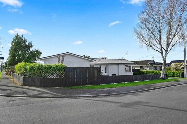 Photo of property in 37 Braid Road, St Andrews, Hamilton, 3200