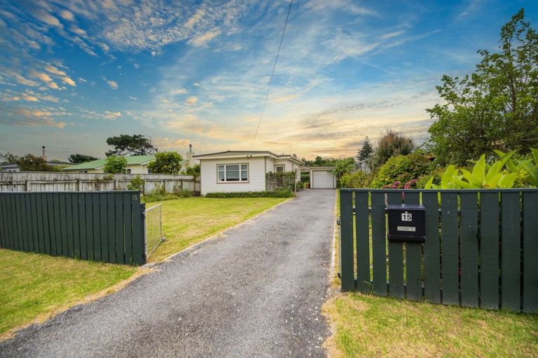 Photo of property in 15 The Avenue, Otaki Beach, Otaki, 5512