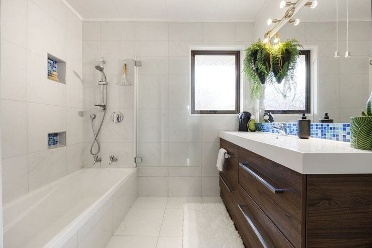 Photo of property in 2 Byron Street, Leamington, Cambridge, 3432