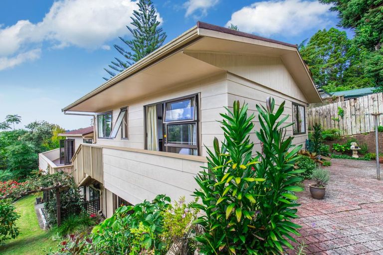 Photo of property in 221 Woodlands Park Road, Titirangi, Auckland, 0604