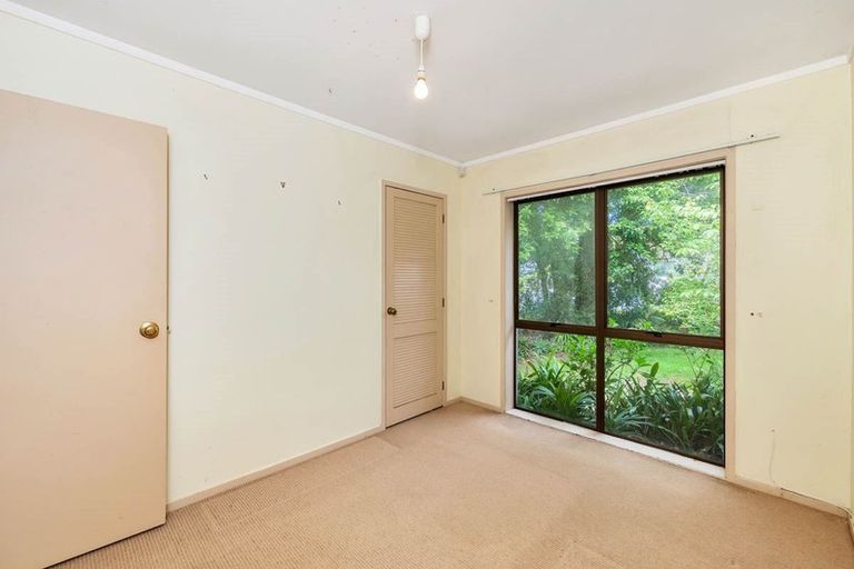 Photo of property in 1 Celina Place, Browns Bay, Auckland, 0630
