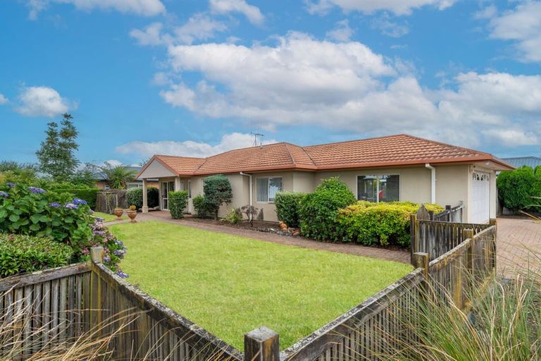 Photo of property in 126 Collins Road, Melville, Hamilton, 3206