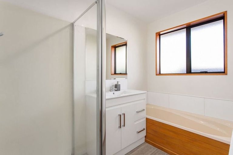 Photo of property in 1/18 Winters Road, Redwood, Christchurch, 8051